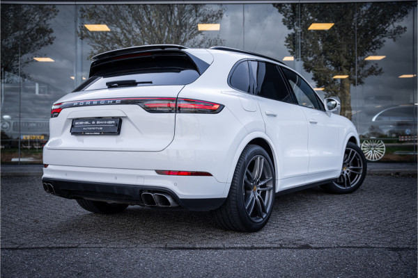 Porsche Cayenne 4.0 Turbo ** PCCB** Burmester ** Approved ** Panodak ** Trekhaak ** 18-weg Sportstoelen 4WS ** Adapt. Cruise ** Softclose ** NP 237K ** NL auto!!