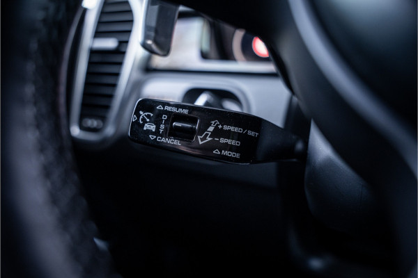 Porsche Cayenne 4.0 Turbo ** PCCB** Burmester ** Approved ** Panodak ** Trekhaak ** 18-weg Sportstoelen 4WS ** Adapt. Cruise ** Softclose ** NP 237K ** NL auto!!