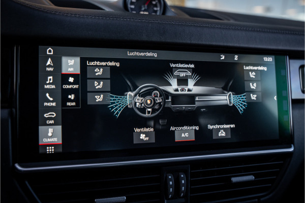 Porsche Cayenne 4.0 Turbo ** PCCB** Burmester ** Approved ** Panodak ** Trekhaak ** 18-weg Sportstoelen 4WS ** Adapt. Cruise ** Softclose ** NP 237K ** NL auto!!