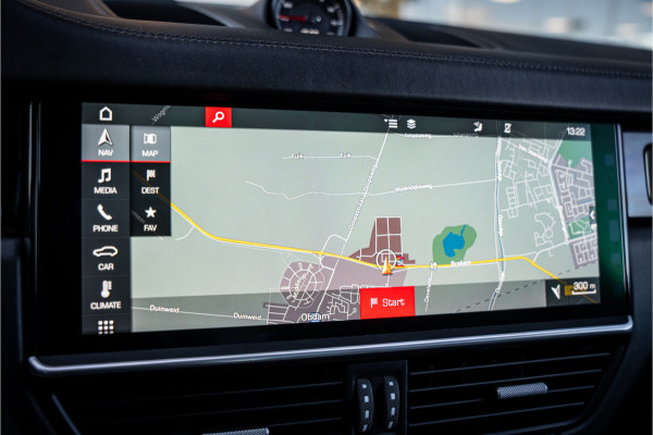 Porsche Cayenne 4.0 Turbo ** PCCB** Burmester ** Approved ** Panodak ** Trekhaak ** 18-weg Sportstoelen 4WS ** Adapt. Cruise ** Softclose ** NP 237K ** NL auto!!