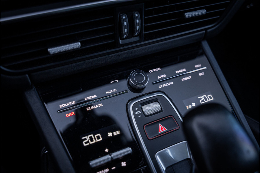 Porsche Cayenne 4.0 Turbo ** PCCB** Burmester ** Approved ** Panodak ** Trekhaak ** 18-weg Sportstoelen 4WS ** Adapt. Cruise ** Softclose ** NP 237K ** NL auto!!