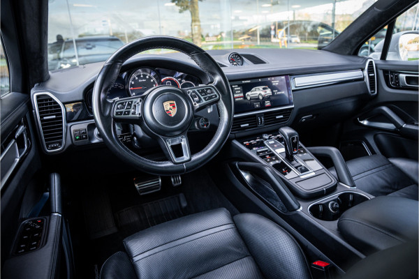 Porsche Cayenne 4.0 Turbo ** PCCB** Burmester ** Approved ** Panodak ** Trekhaak ** 18-weg Sportstoelen 4WS ** Adapt. Cruise ** Softclose ** NP 237K ** NL auto!!