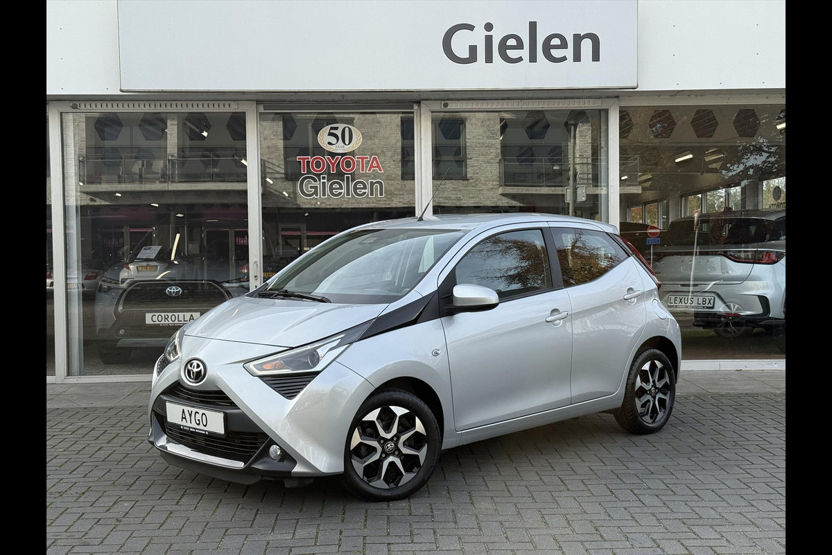Toyota Aygo 1.0 VVT-i Automaat X-Joy | Lichtmetalen velgen, Apple CarPlay/Android auto, Parkeercamera, In hoogte verstelbare stoel