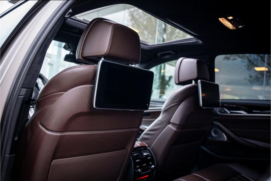 BMW 5 Serie M550i xDrive High Executive ** Entertainment ** Panodak **