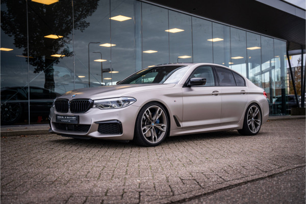 BMW 5 Serie M550i xDrive High Executive ** Entertainment ** Panodak **