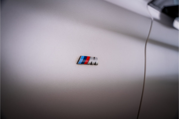 BMW 5 Serie M550i xDrive High Executive ** Entertainment ** Panodak **