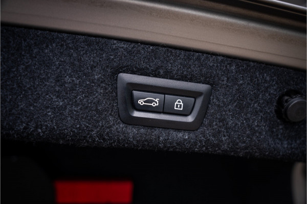 BMW 5 Serie M550i xDrive High Executive ** Entertainment ** Panodak **