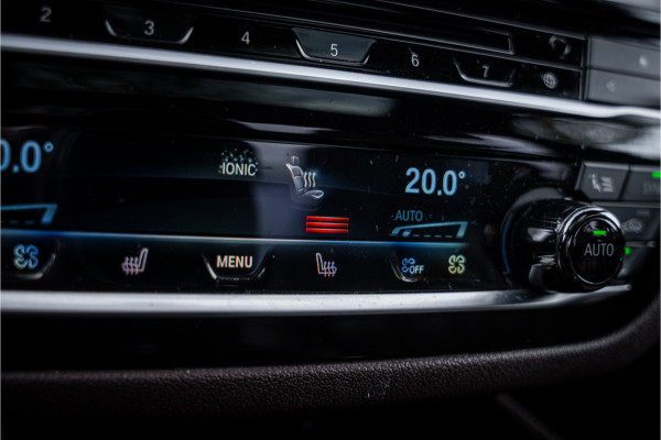 BMW 5 Serie M550i xDrive High Executive ** Entertainment ** Panodak **