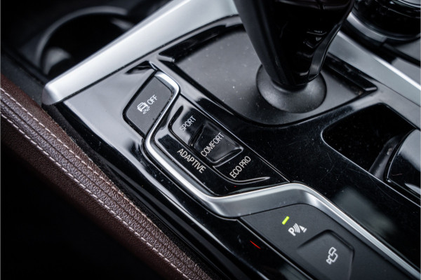 BMW 5 Serie M550i xDrive High Executive ** Entertainment ** Panodak **