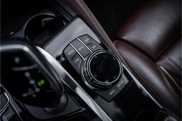 BMW 5 Serie M550i xDrive High Executive ** Entertainment ** Panodak **