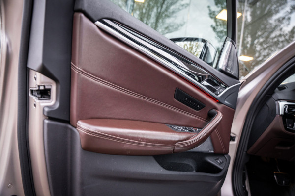 BMW 5 Serie M550i xDrive High Executive ** Entertainment ** Panodak **