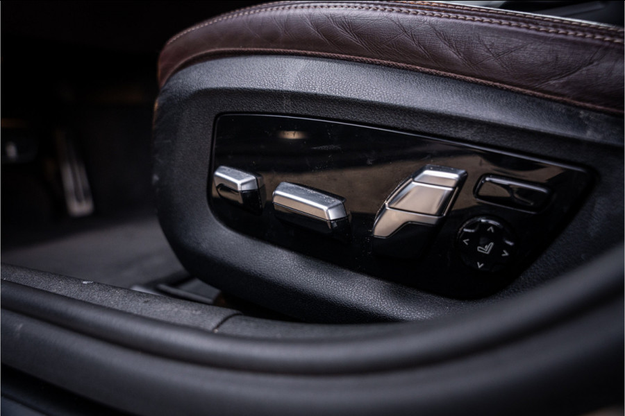 BMW 5 Serie M550i xDrive High Executive ** Entertainment ** Panodak **