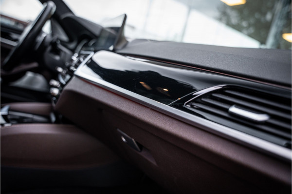 BMW 5 Serie M550i xDrive High Executive ** Entertainment ** Panodak **