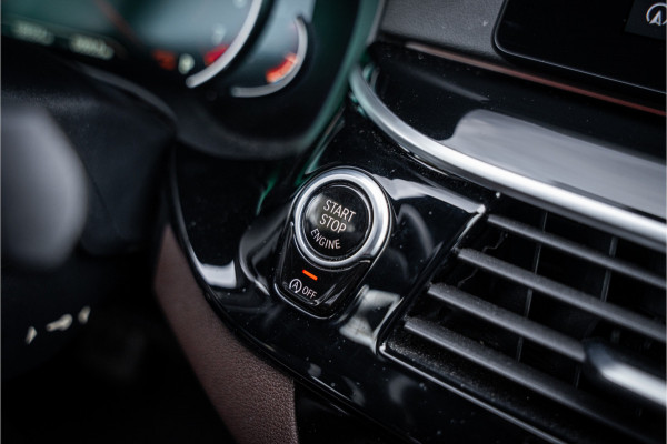 BMW 5 Serie M550i xDrive High Executive ** Entertainment ** Panodak **