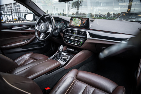 BMW 5 Serie M550i xDrive High Executive ** Entertainment ** Panodak **