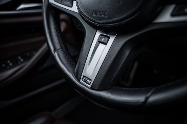 BMW 5 Serie M550i xDrive High Executive ** Entertainment ** Panodak **