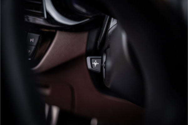 BMW 5 Serie M550i xDrive High Executive ** Entertainment ** Panodak **