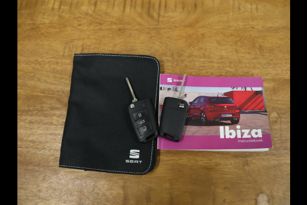 Seat Ibiza 1.0 EcoTSI Style Business Intense [APPLE CARPLAY, PDC V+A, CRUISE CONTROL, STOELVERWARMING, AUTOMATISCHE AIRCO, NAVIGATIE, NIEUWSTAAT]