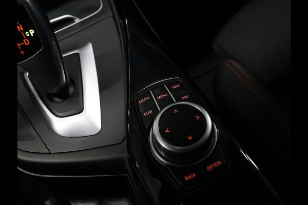 BMW 1-serie 118i M Sport [M STUUR, HARMAN/KARDON, NAVIGATIE, PDC ACHTER, CRUISE CONTROL, TELEFOON, CLIMATE CONTROL, NIEUWSTAAT]