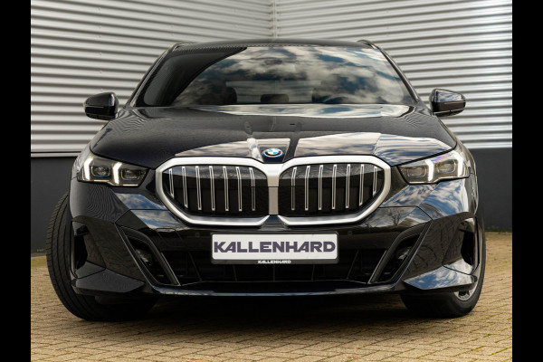 BMW 5 Serie Touring 530e M-Sport - Pano - Trekhaak - Driving Ass - Camera