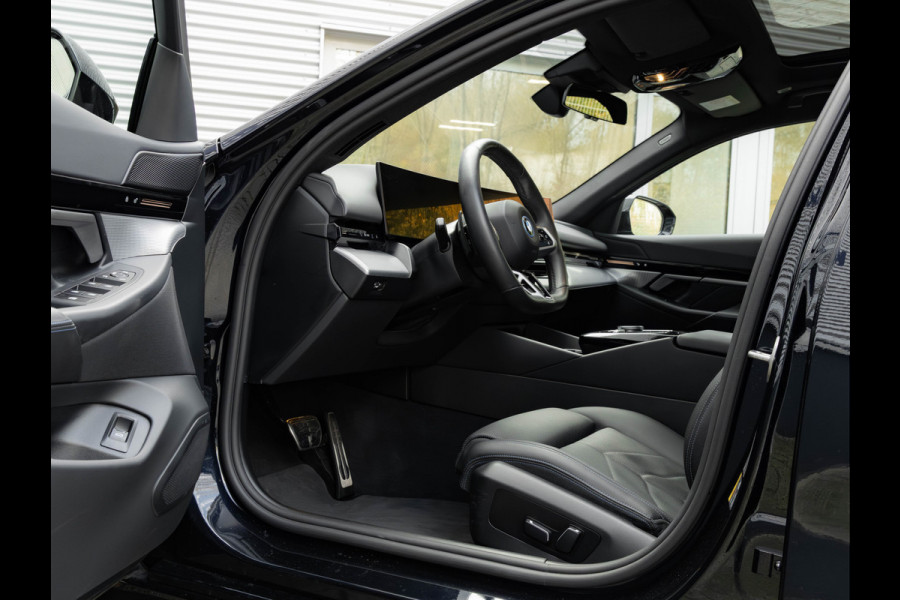 BMW 5 Serie Touring 530e M-Sport - Pano - Trekhaak - Driving Ass - Camera