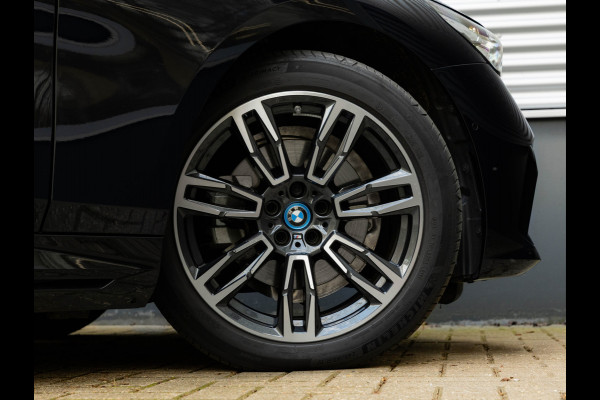 BMW 5 Serie Touring 530e M-Sport - Pano - Trekhaak - Driving Ass - Camera