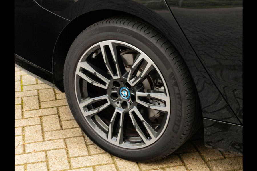 BMW 5 Serie Touring 530e M-Sport - Pano - Trekhaak - Driving Ass - Camera