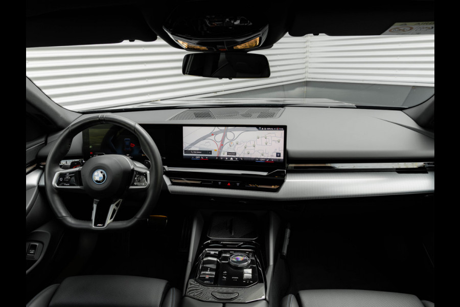 BMW 5 Serie Touring 530e M-Sport - Pano - Trekhaak - Driving Ass - Camera