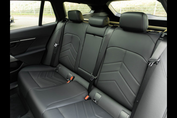 BMW 5 Serie Touring 530e M-Sport - Pano - Trekhaak - Driving Ass - Camera