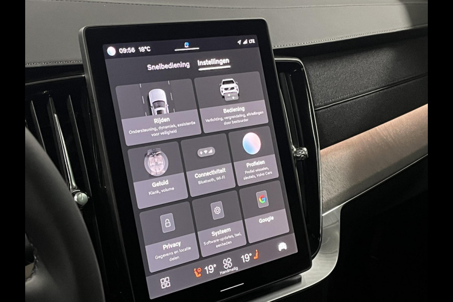 Volvo XC90 2.0 T8 4WD Ultra Dark Luchtvering | Bowers & Wilkins | Massage | Open Dak | 22" inch | Adaptive cruise | Stoelverwarming/-ventilatie