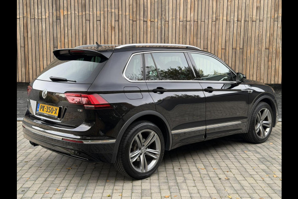 Volkswagen Tiguan 1.4 TSI R-line Handgeschakeld | Half/leer | R-line stuurwiel | LED verlichting | Stoelverwarming | Zwarte hemelbekleding | Apple