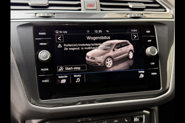 Volkswagen Tiguan 1.4 TSI R-line Handgeschakeld | Half/leer | R-line stuurwiel | LED verlichting | Stoelverwarming | Zwarte hemelbekleding | Apple