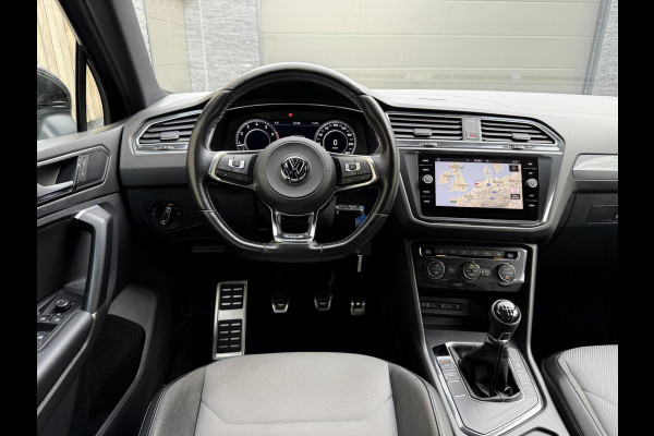 Volkswagen Tiguan 1.4 TSI R-line Handgeschakeld | Half/leer | R-line stuurwiel | LED verlichting | Stoelverwarming | Zwarte hemelbekleding | Apple