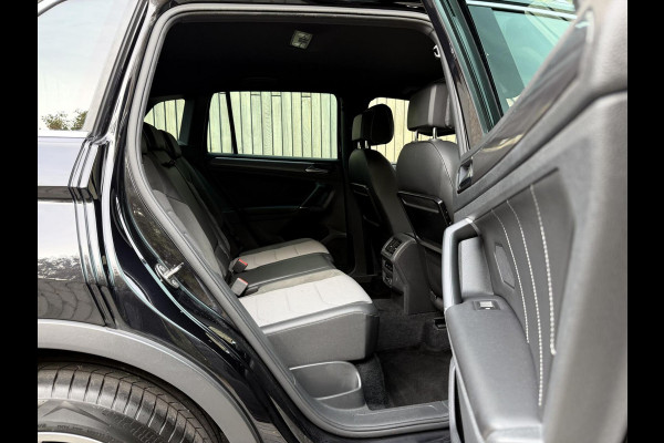 Volkswagen Tiguan 1.4 TSI R-line Handgeschakeld | Half/leer | R-line stuurwiel | LED verlichting | Stoelverwarming | Zwarte hemelbekleding | Apple