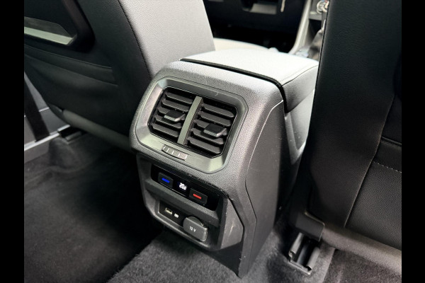 Volkswagen Tiguan 1.4 TSI R-line Handgeschakeld | Half/leer | R-line stuurwiel | LED verlichting | Stoelverwarming | Zwarte hemelbekleding | Apple