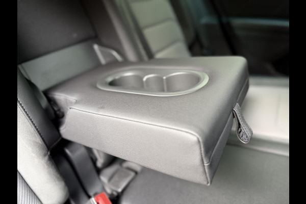 Volkswagen Tiguan 1.4 TSI R-line Handgeschakeld | Half/leer | R-line stuurwiel | LED verlichting | Stoelverwarming | Zwarte hemelbekleding | Apple