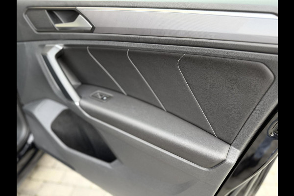 Volkswagen Tiguan 1.4 TSI R-line Handgeschakeld | Half/leer | R-line stuurwiel | LED verlichting | Stoelverwarming | Zwarte hemelbekleding | Apple