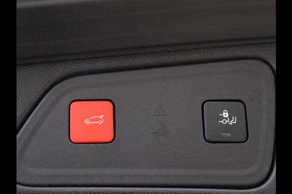 Peugeot 3008 1.6 HYbrid 225 Allure | Carplay | Half leder | Navigatie | Camera | Full LED | Keyless | Bluetooth | Park Assist | Getint glas | Cruise control | Climate control | PHEV | Plug In