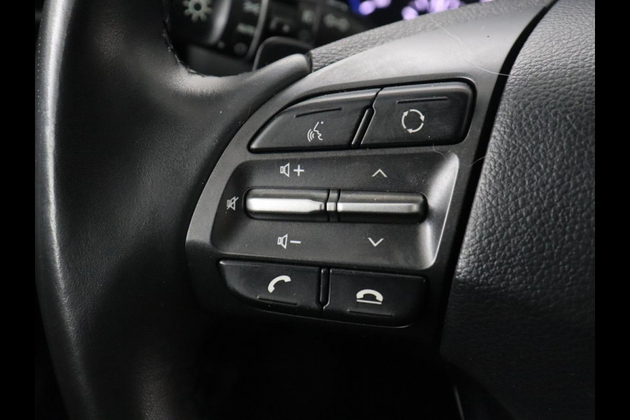 Hyundai Kona 1.6 GDI HEV Fashion Sky | Schuifdak | Adaptive cruise | Carplay | Camera | Head-Up | Keyless | Navigatie | Climate control | Bluetooth