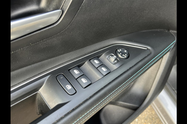 Peugeot 5008 1.5 BlueHDI Allure Pack Business NIEUW MODEL | 7-Persoons | Adaptive Cruise | Elektrische Klep | Keyless Start | Stoelverwarming | Dealeronderhouden | 12 mnd BOVAG Garantie