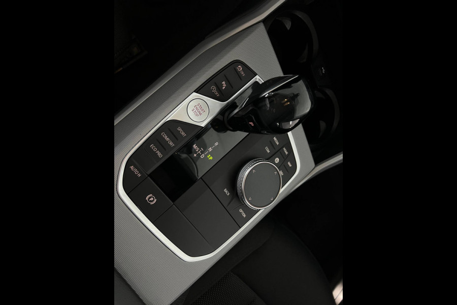 BMW 3 Serie Touring 320i Executive Edition NL-AUTO | ACC |PARKEER CAMERA | NAVI |