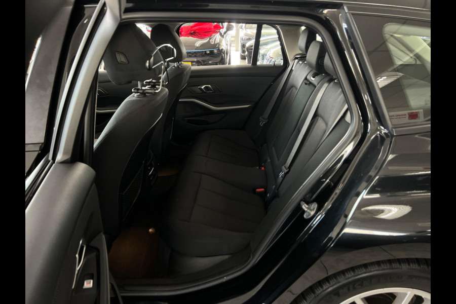 BMW 3 Serie Touring 320i Executive Edition NL-AUTO | ACC |PARKEER CAMERA | NAVI |