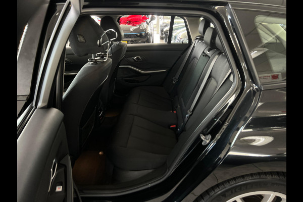 BMW 3 Serie Touring 320i Executive Edition NL-AUTO | ACC |PARKEER CAMERA | NAVI |