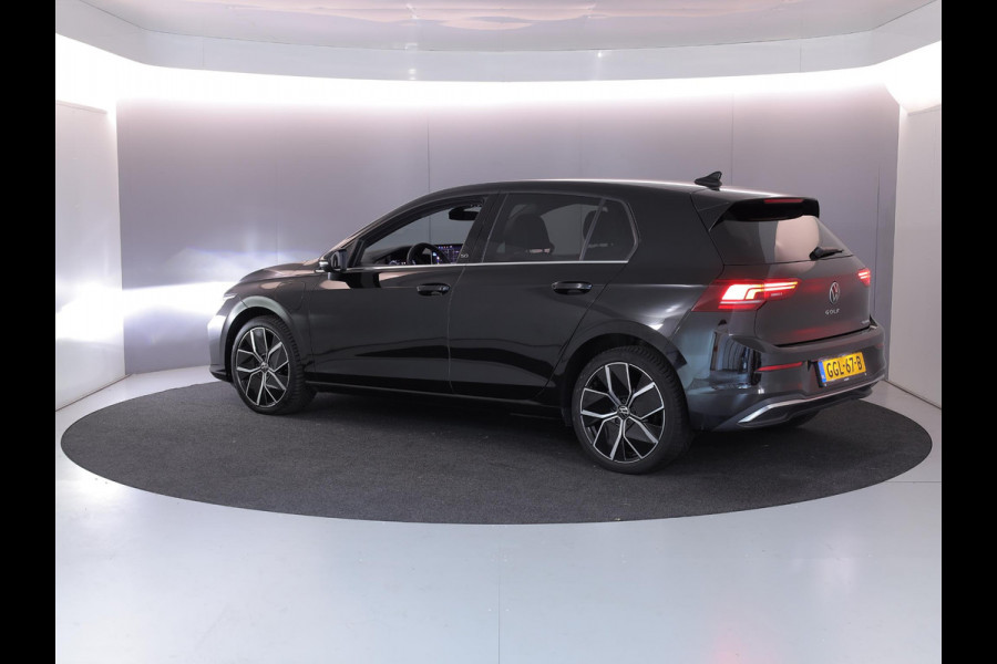 Volkswagen Golf 1.5 eHybrid 50 Edition 204 pk Automaat (DSG) | Verlengde garantie | Navigatie | Parkeersensoren | Achteruitrijcamera | Stoelverwarming | Adaptieve cruise control |
