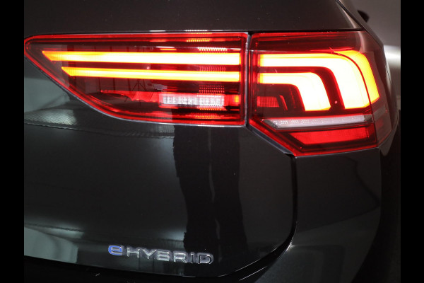 Volkswagen Golf 1.5 eHybrid 50 Edition 204 pk Automaat (DSG) | Verlengde garantie | Navigatie | Parkeersensoren | Achteruitrijcamera | Stoelverwarming | Adaptieve cruise control |