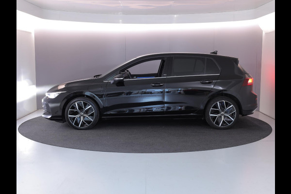 Volkswagen Golf 1.5 eHybrid 50 Edition 204 pk Automaat (DSG) | Verlengde garantie | Navigatie | Parkeersensoren | Achteruitrijcamera | Stoelverwarming | Adaptieve cruise control |