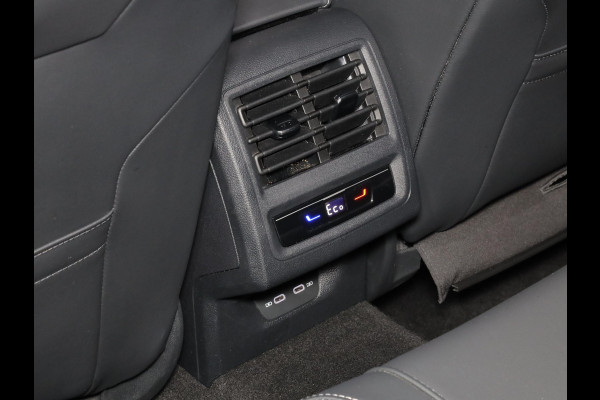 Volkswagen Golf 1.5 eHybrid 50 Edition 204 pk Automaat (DSG) | Verlengde garantie | Navigatie | Parkeersensoren | Achteruitrijcamera | Stoelverwarming | Adaptieve cruise control |