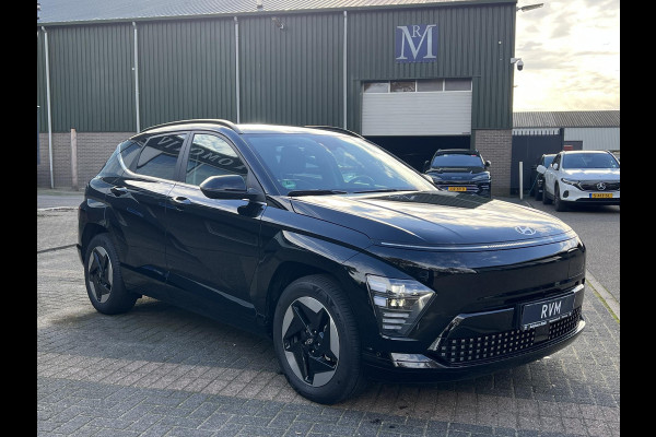 Hyundai Kona Elektro 160 kW Trend-Paket 65,4kWh 3-Fase Lader | Dealeronderhouden | Fabrieksgarantie Hyundai tot 2029 | Elektrische Achterklep | Stoel & Stuurverwarming | Afnembare Trekhaak | Rijklaar Geleverd