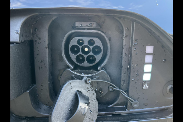 Hyundai Kona Elektro 160 kW Trend-Paket 65,4kWh 3-Fase Lader | Dealeronderhouden | Fabrieksgarantie Hyundai tot 2029 | Elektrische Achterklep | Stoel & Stuurverwarming | Afnembare Trekhaak | Rijklaar Geleverd