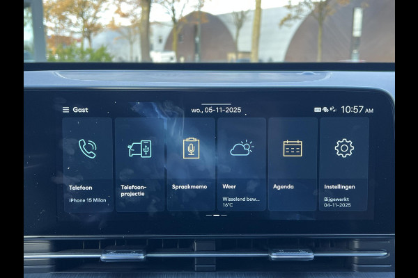 Hyundai Kona Elektro 160 kW Trend-Paket 65,4kWh 3-Fase Lader | Dealeronderhouden | Fabrieksgarantie Hyundai tot 2029 | Elektrische Achterklep | Stoel & Stuurverwarming | Afnembare Trekhaak | Rijklaar Geleverd